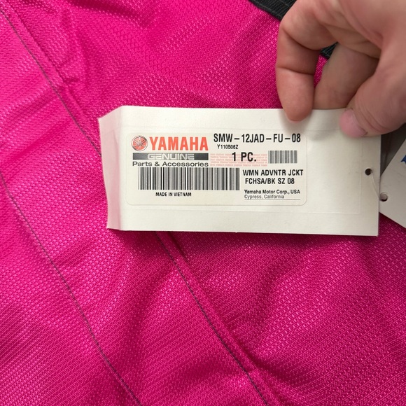 Yamaha Women’s Vibrant Pink Snowmobile Winter Jacket-size 8 *NEW w tags* - Picture 2 of 10